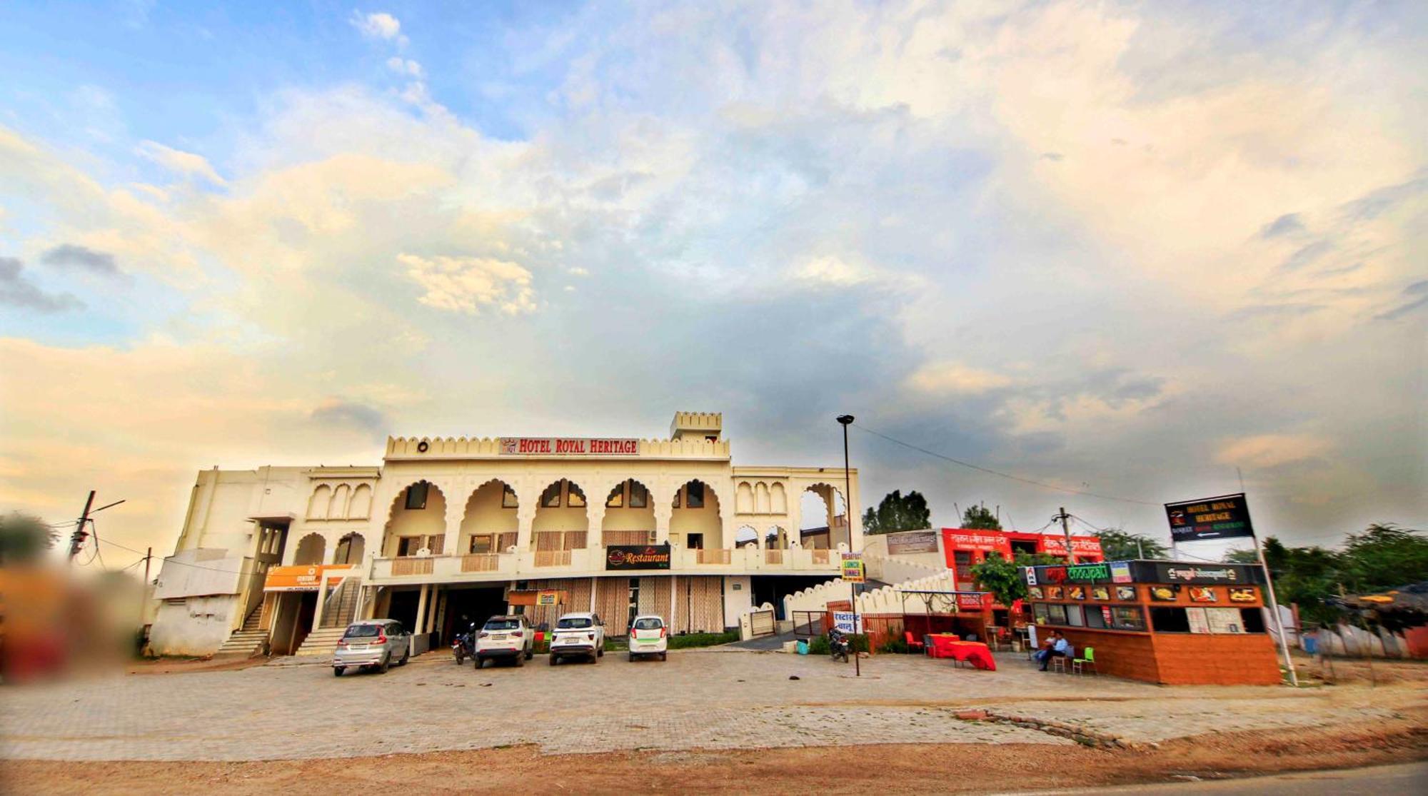 Hotel Royal Heritage Bharatpur Buitenkant foto